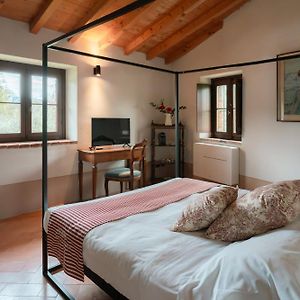 Camera con letto king size